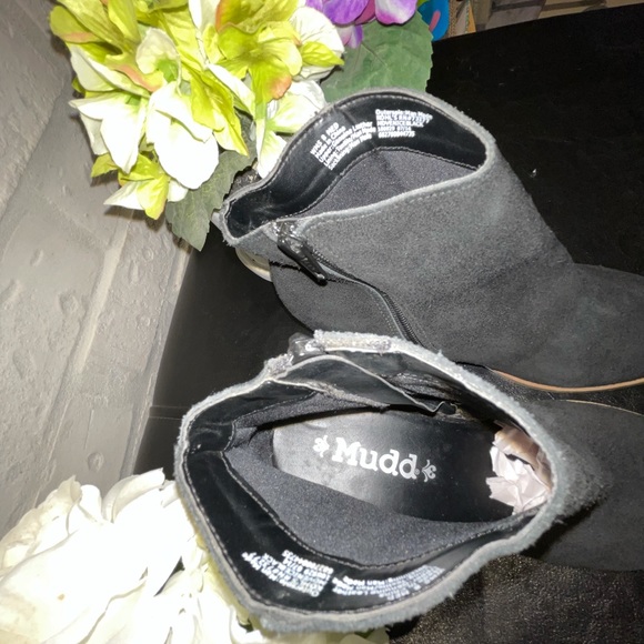 MUDD Black Suede Leather Ankle Boots w/ Fringe - Picture 8 of 12